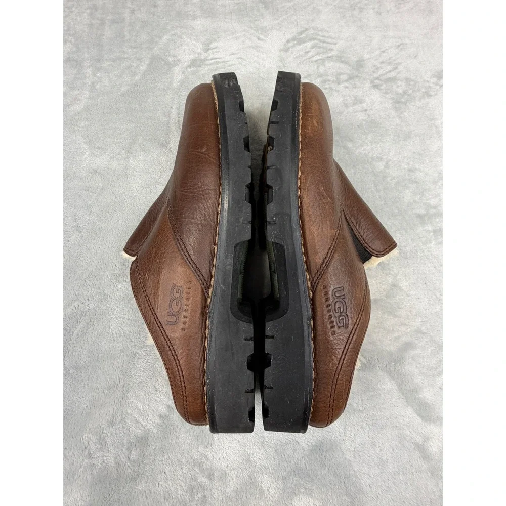 UGG Mens Brown Leather Shearling Lined Clogs Mules Shoes Size 9 Style 5140